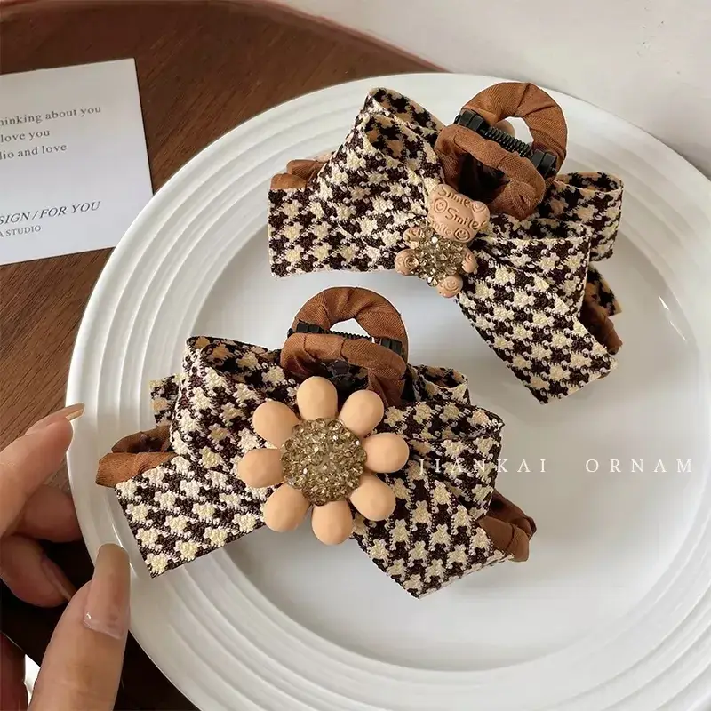 Women's Bow Hair Clips Large Shark Design Spring Summer - Image 2
