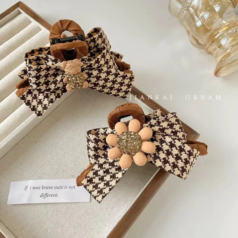 Women's Bow Hair Clips Large Shark Design Spring Summer - Image 5