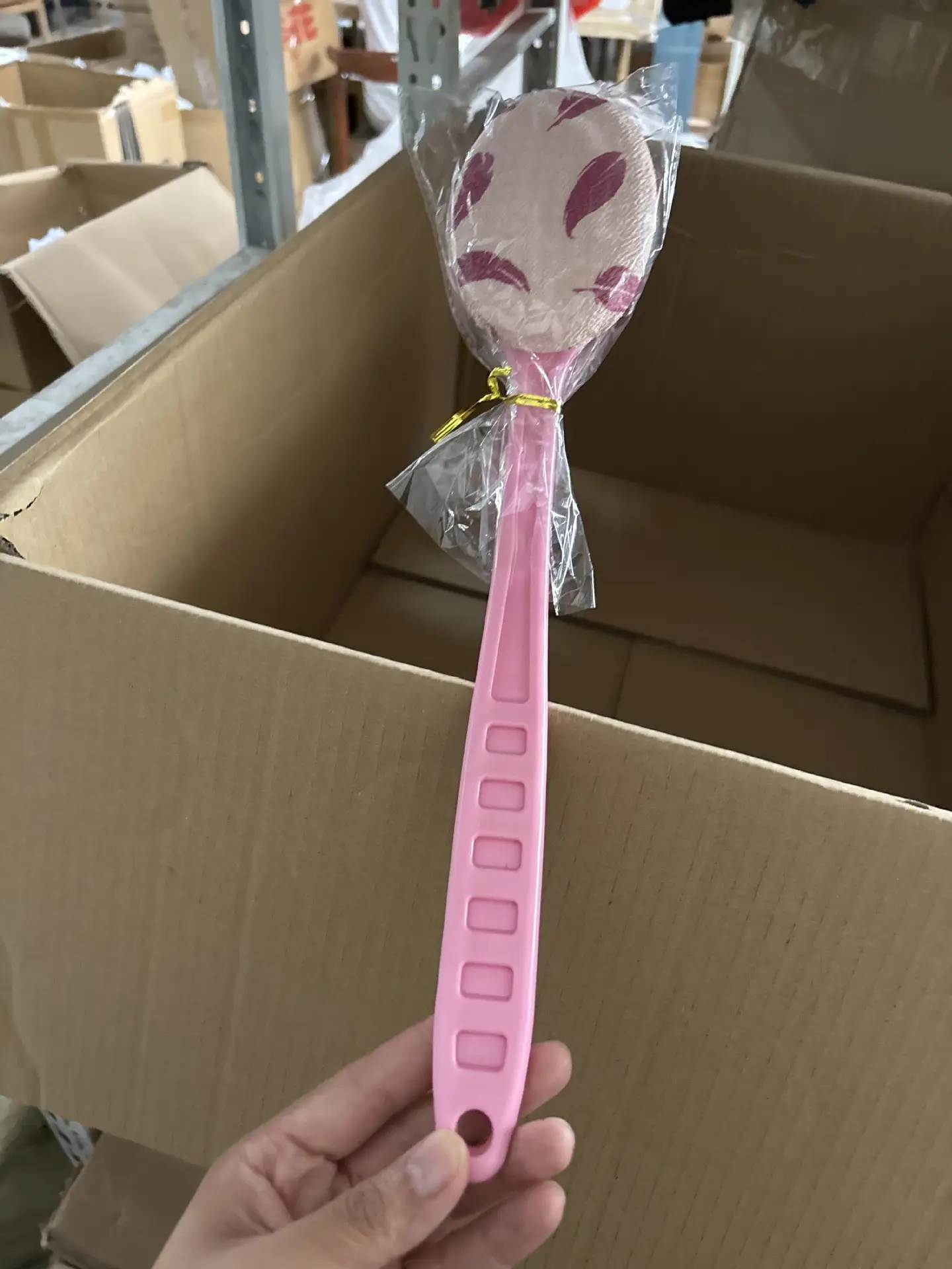 Pink Hair Brush with Long Handle for Bathing — feature 1