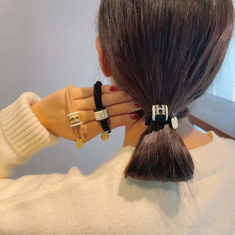 Women Retro Cylindrical Letter H Hair Ropes Black Gold Pearl