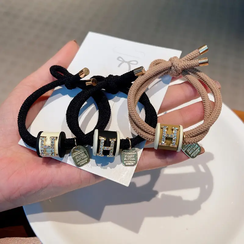 Women Retro Cylindrical Letter H Hair Ropes Black Gold Pearl — feature 4