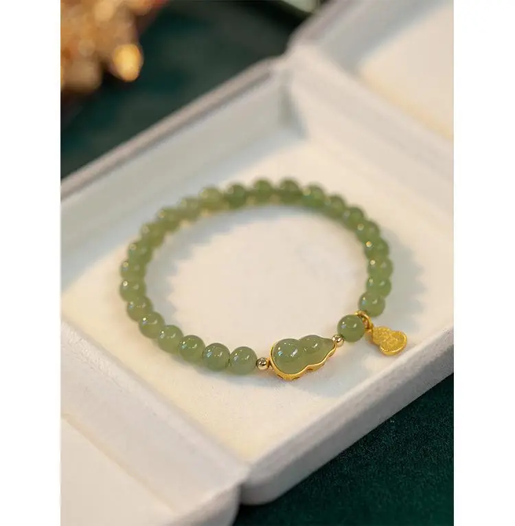 Green Jade Bracelet with Gold Plated Heart & Pearl Drop — feature 12