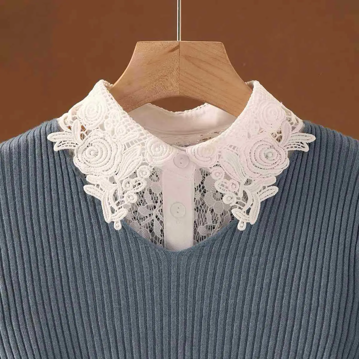 White Lace Lapel Sweater for Girls Large - Image 4