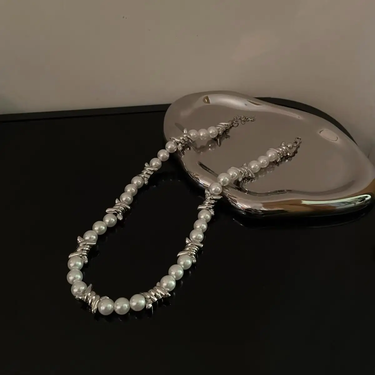 Thorns Spliced Pearl European Hip Hop Necklace