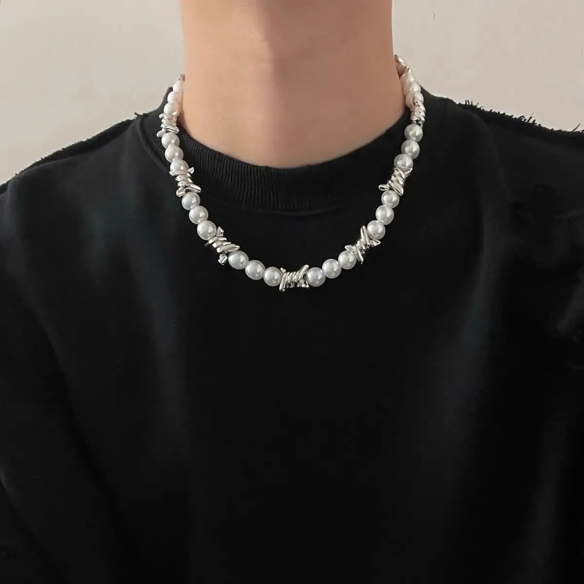 Thorns Spliced Pearl European Hip Hop Necklace
