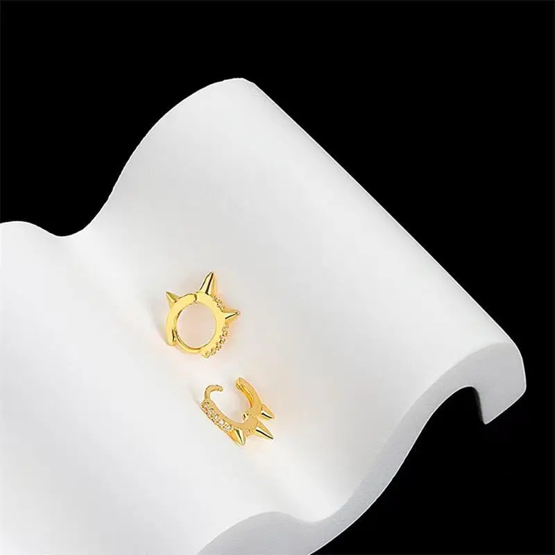 S925 Sterling Silver Geometric Diamond Earrings — feature 9