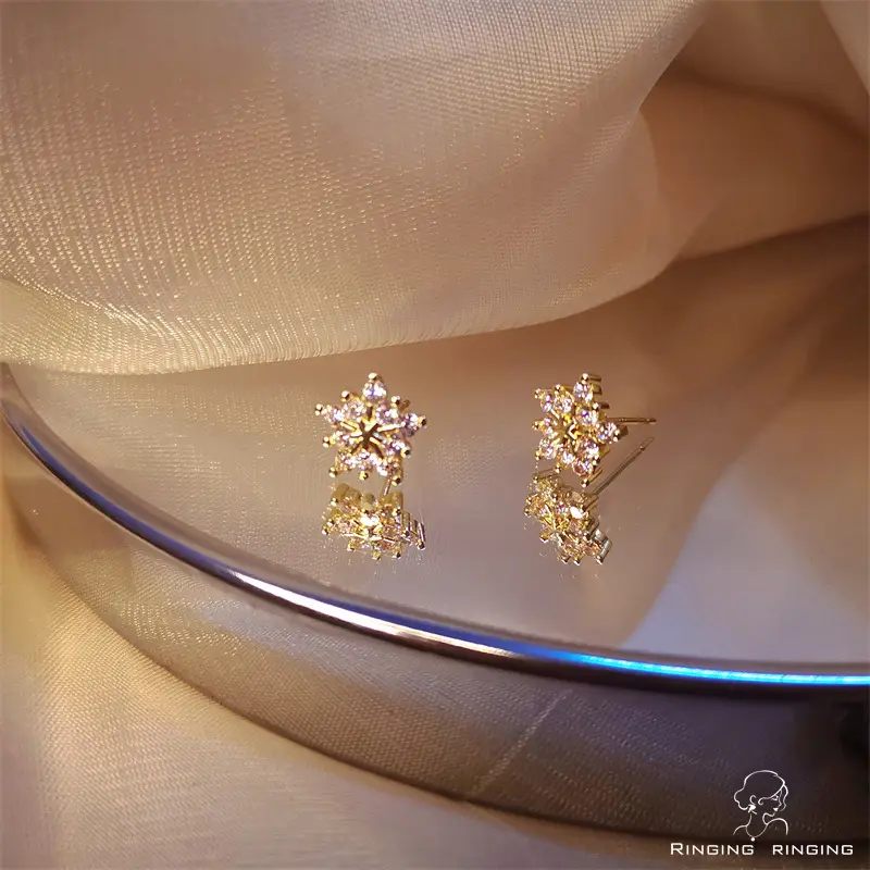 14k Gold Star Earrings with Zircon Super Flash - Image 4