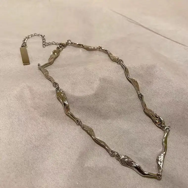 Silver Hip-Hop Clavicle Necklace for Women 2022 — feature 4