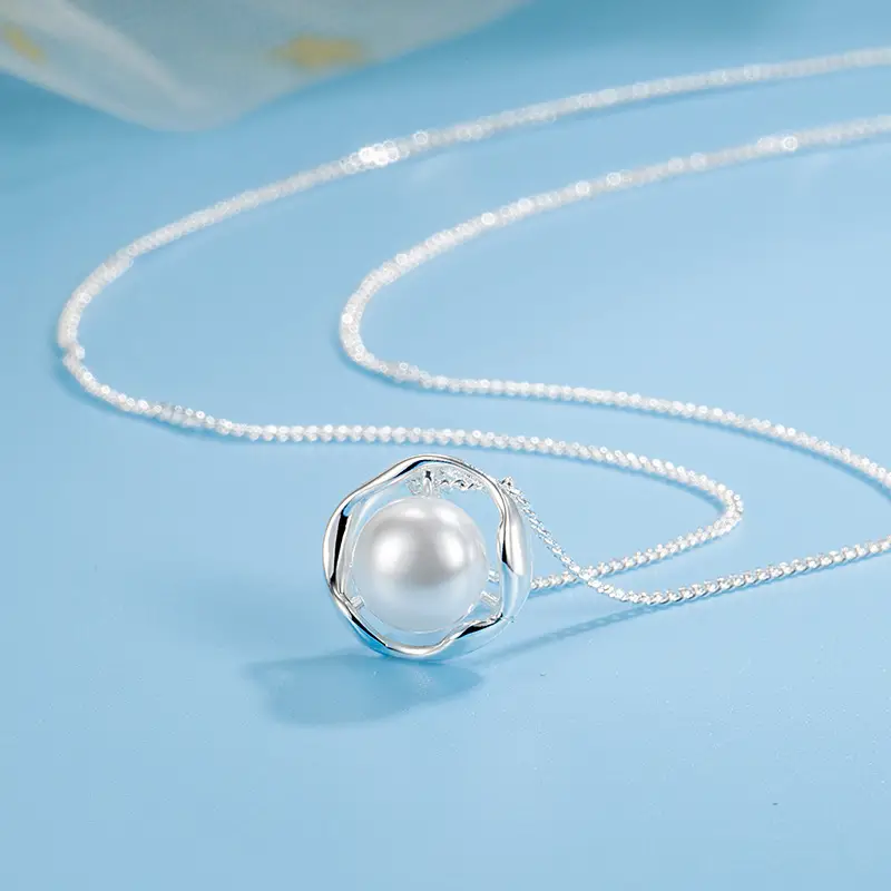 Women's Pearl Pendant Necklace with Cold Wind Clavicle Chain - Image 2
