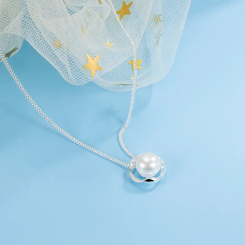 Women's Pearl Pendant Necklace with Cold Wind Clavicle Chain - Image 3