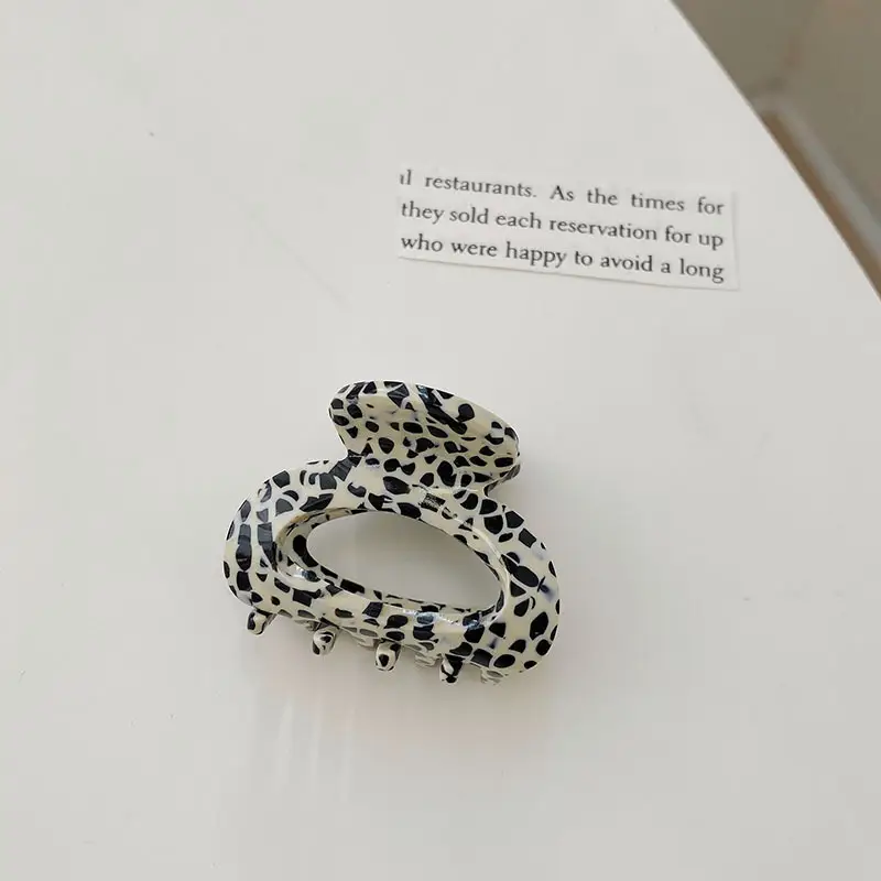 Korean Style Hollow Clip for Women Leopard Print - Image 2