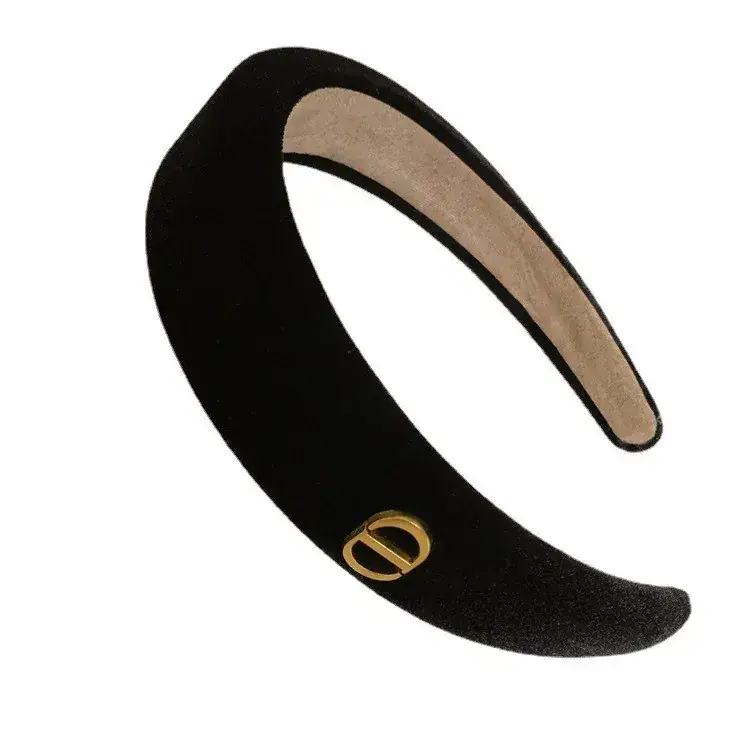 Japanese Style Retro Metal Hair Hoop Women's Fashionable All-Match Western Style Out-of-the-way Hair Card Shows Face Small Simple Pressing Hair Hoop Trendy - Image 5