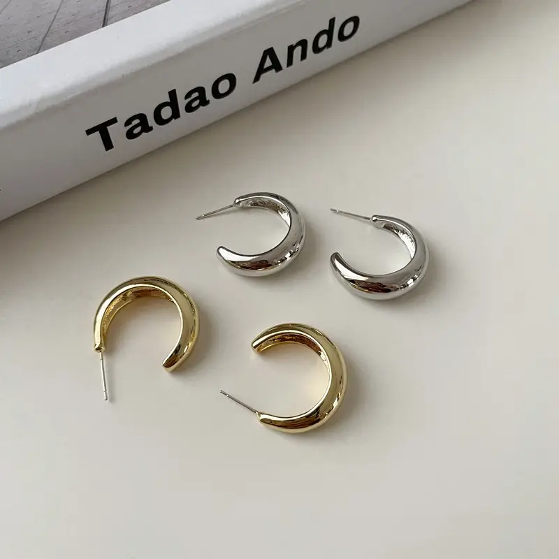 C-Shape Gold Earrings for Women Luxury Niche Design - Image 4