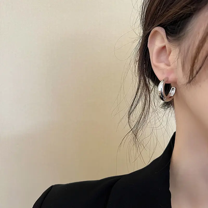 C-Shape Gold Earrings for Women Luxury Niche Design - Image 5