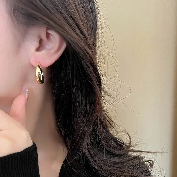 C-Shape Gold Earrings for Women Luxury Niche Design — feature 21