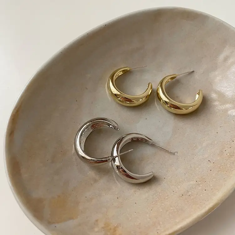 C-Shape Gold Earrings for Women Luxury Niche Design — feature 22