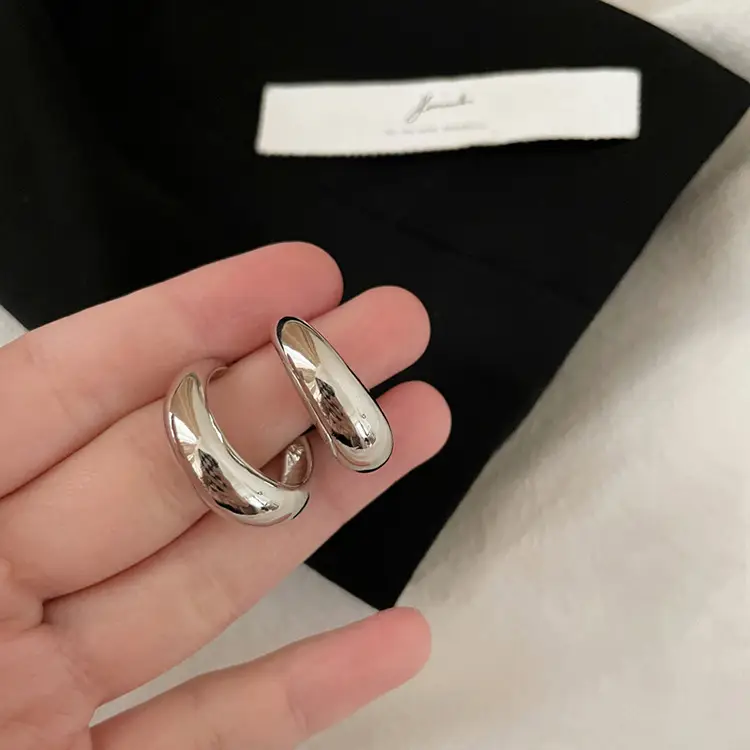 C-Shape Gold Earrings for Women Luxury Niche Design — feature 26