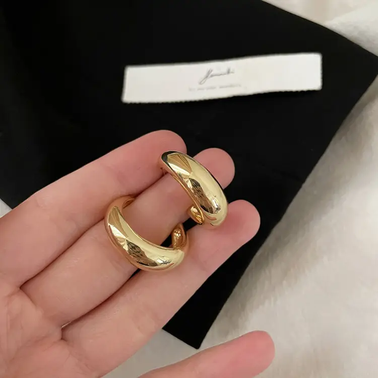 C-Shape Gold Earrings for Women Luxury Niche Design — feature 27