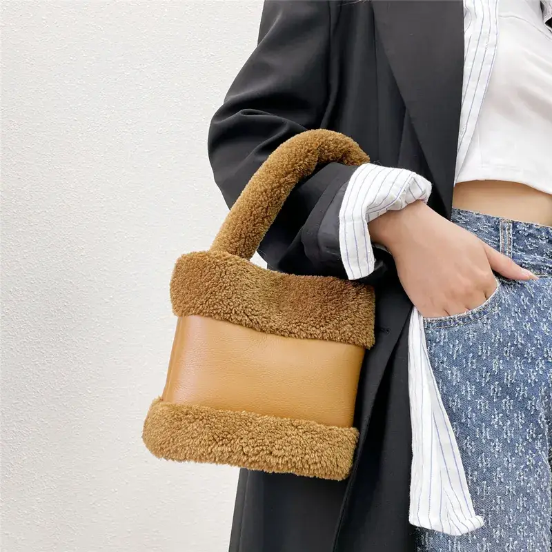 New Vegetable Basket Mao Women's Bag Fur One Autumn and Winter Bucket Bag Fashion Retro Plush Bag Handbag