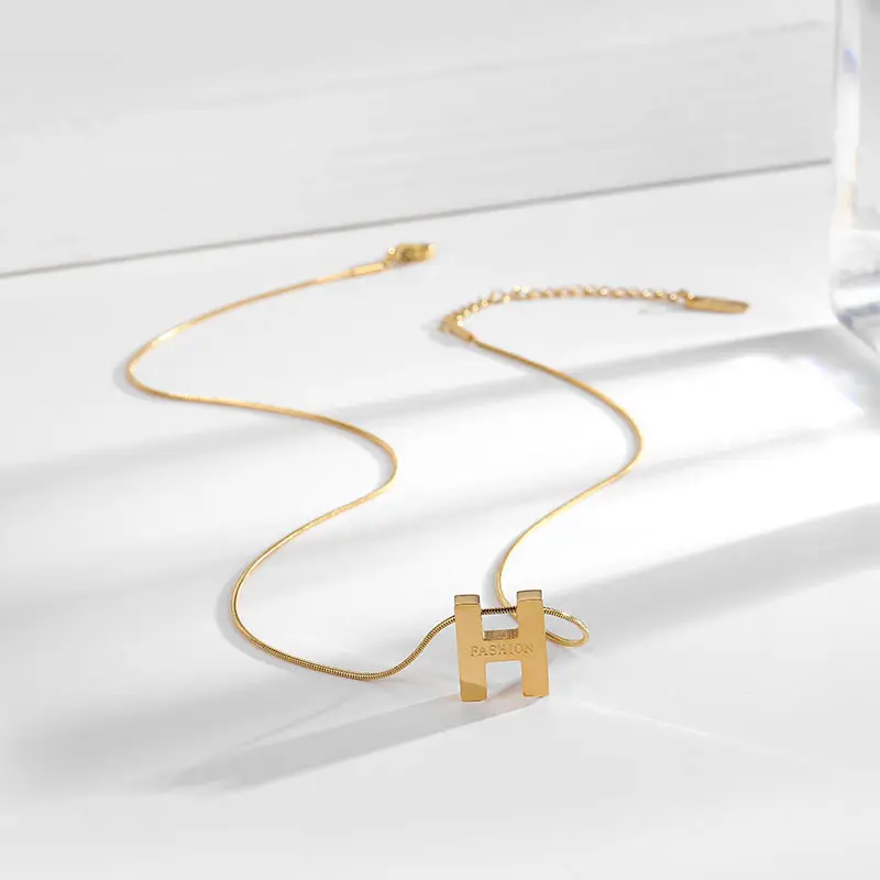 18k Gold H-Letter Necklace for Women - Image 3