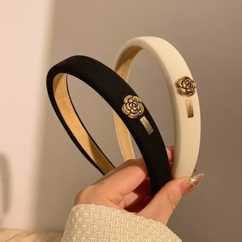 High-end Xiangfeng Camellia Hairband Black White Gold Rose - Image 5