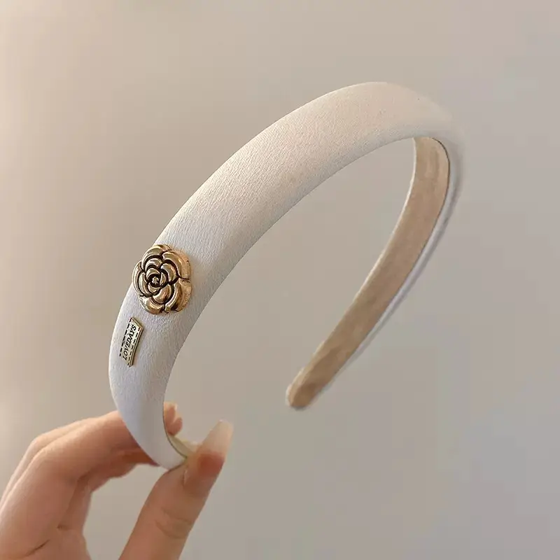 High-end Xiangfeng Camellia Hairband Black White Gold Rose - Image 2