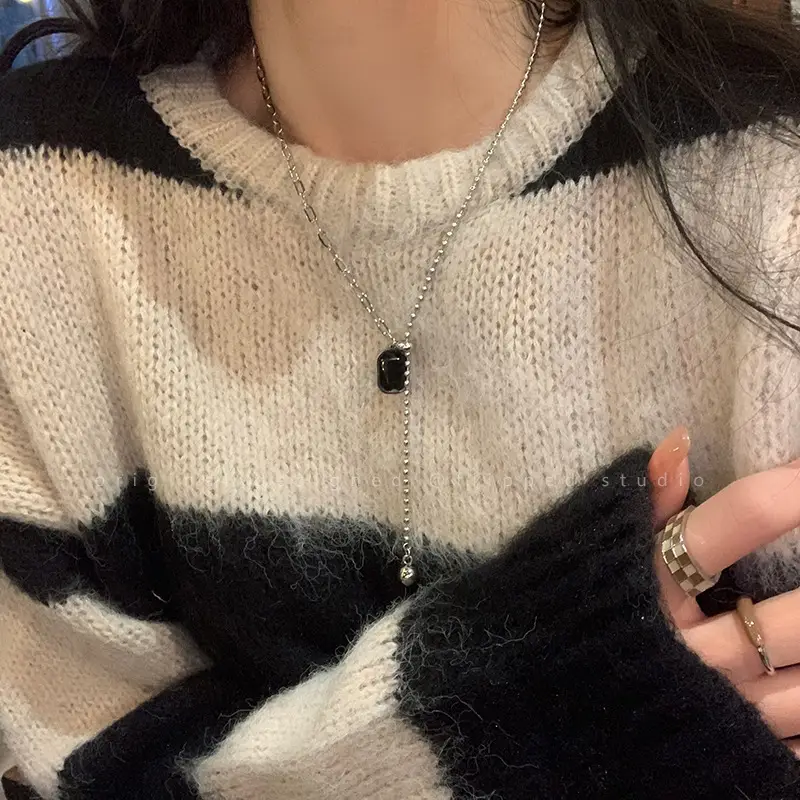 Black Square Tassel Titanium Steel Necklace Women's Light Luxury Niche High-end Design Autumn and Winter Accessories All-match Sweater Chain - Image 3
