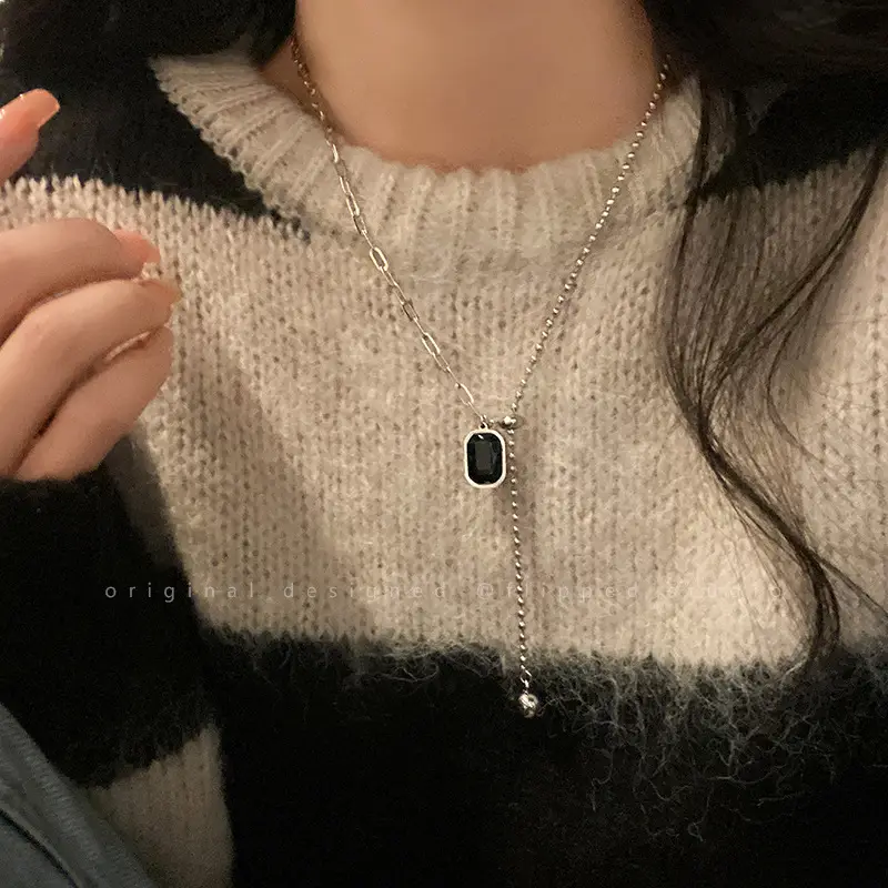 Black Square Tassel Titanium Steel Necklace Women's Light Luxury Niche High-end Design Autumn and Winter Accessories All-match Sweater Chain - Image 4