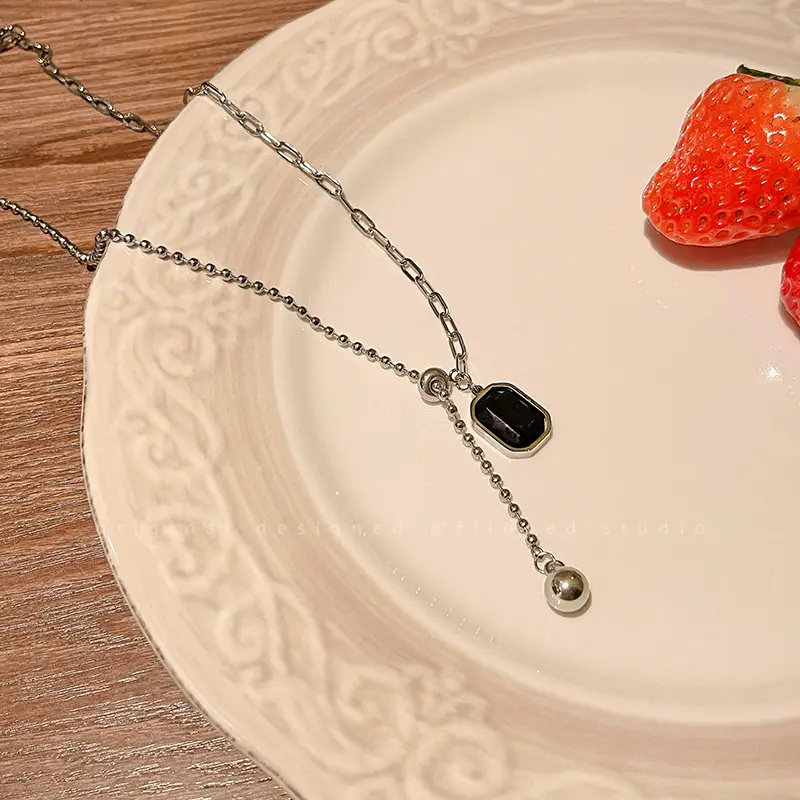 Black Square Tassel Titanium Steel Necklace Women's Light Luxury Niche High-end Design Autumn and Winter Accessories All-match Sweater Chain - Image 5
