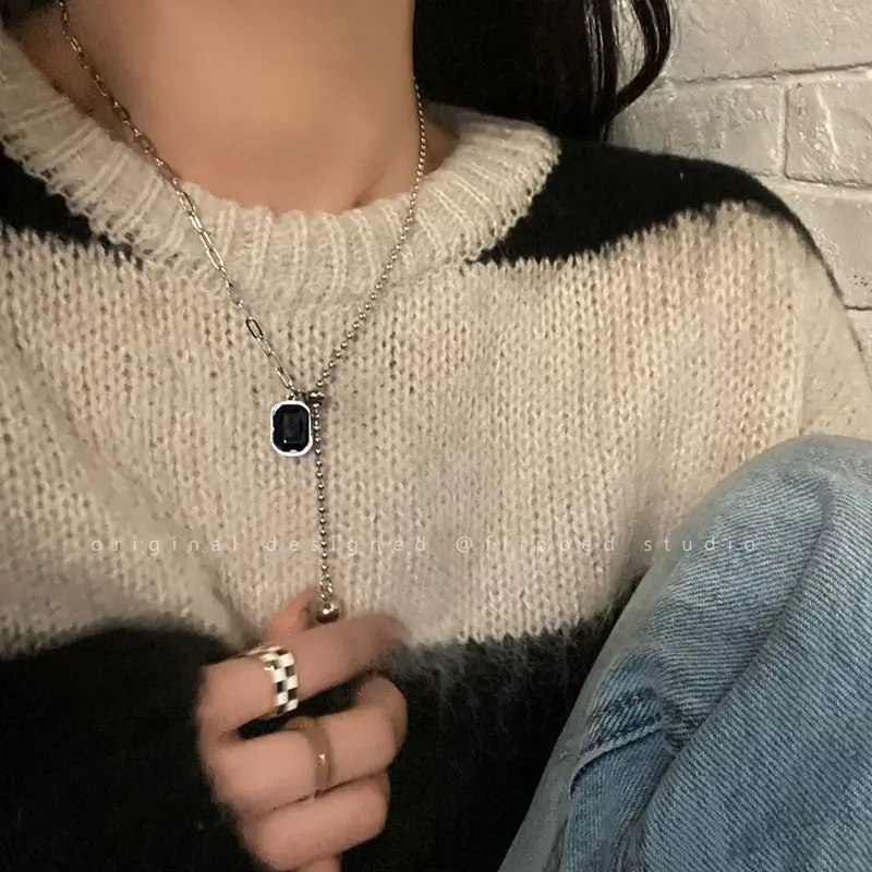 Black Square Tassel Titanium Steel Necklace Women's Light Luxury Niche High-end Design Autumn and Winter Accessories All-match Sweater Chain — feature 1