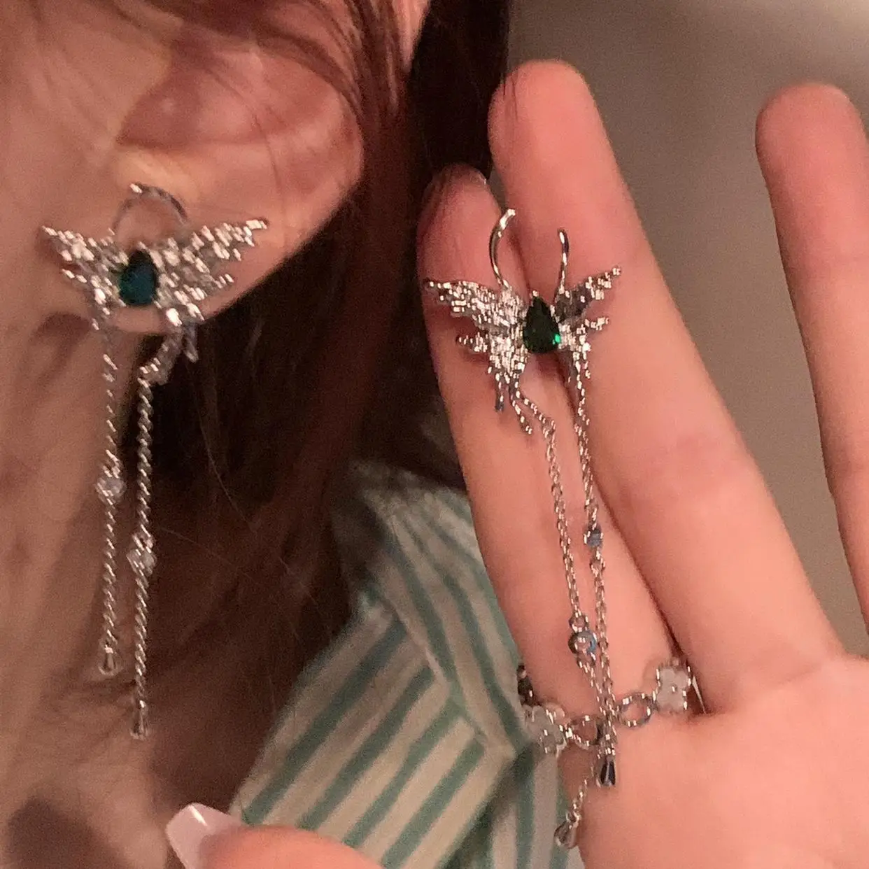 Cold Wind Face Butterfly Earrings with Tassel Chain — feature 5