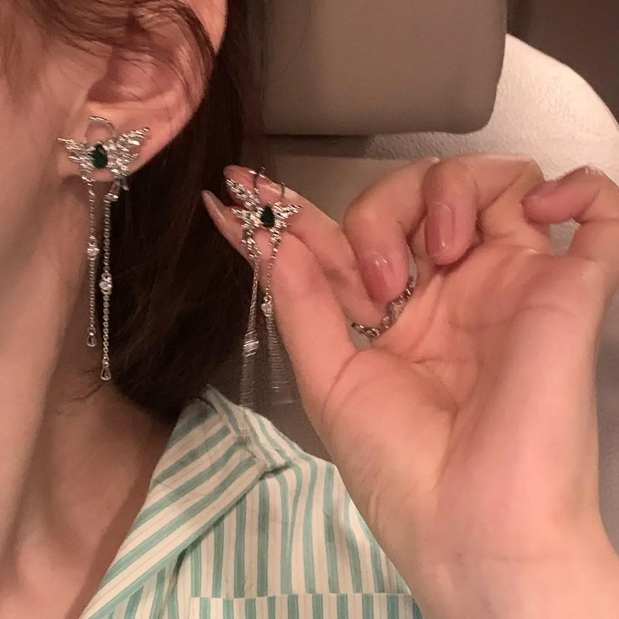 Cold Wind Face Butterfly Earrings with Tassel Chain — feature 8