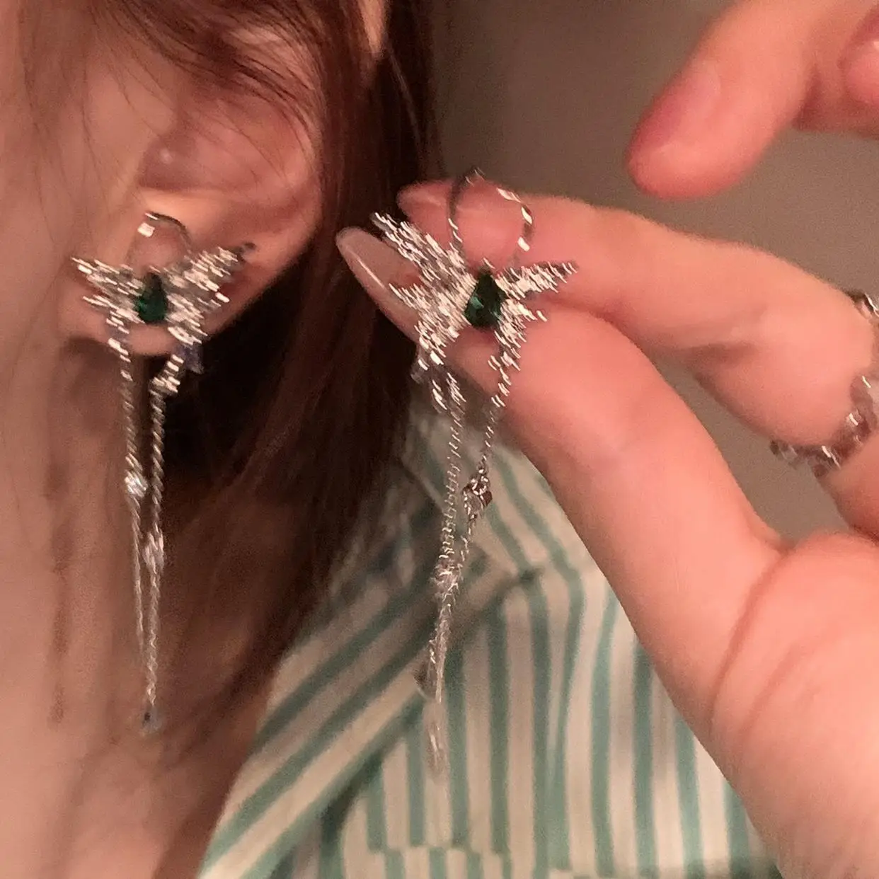 Cold Wind Face Butterfly Earrings with Tassel Chain — feature 9