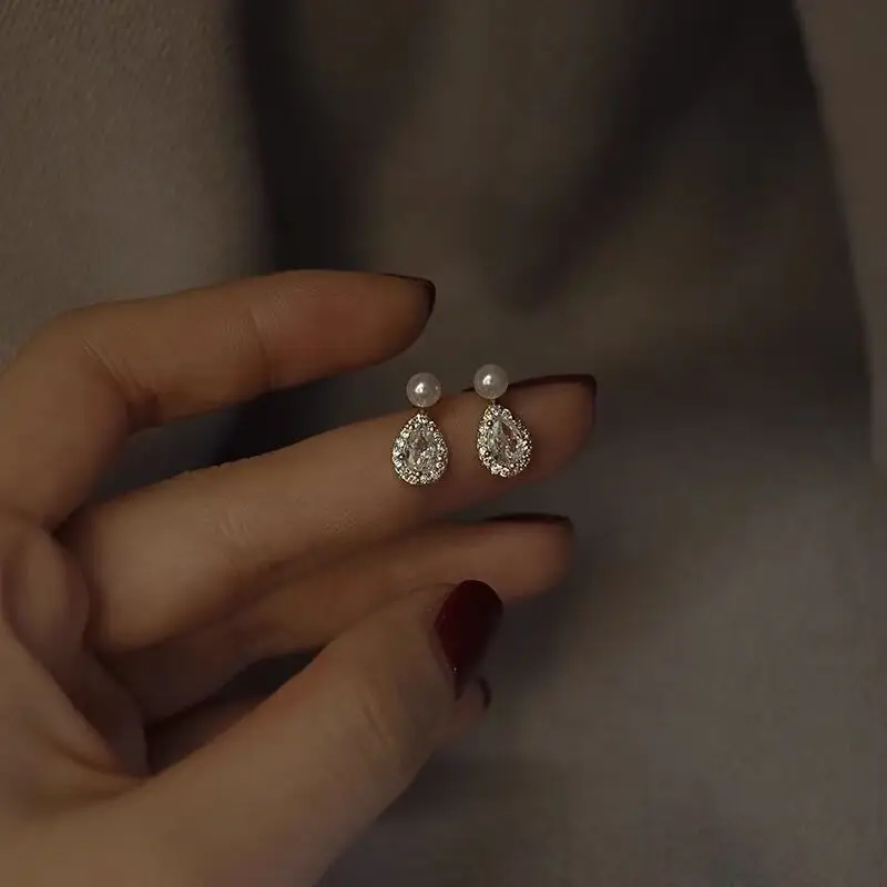 Feminine Zircon Pearl Earrings Silver Needle Design - Image 3