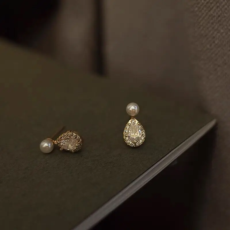 Feminine Zircon Pearl Earrings Silver Needle Design - Image 4