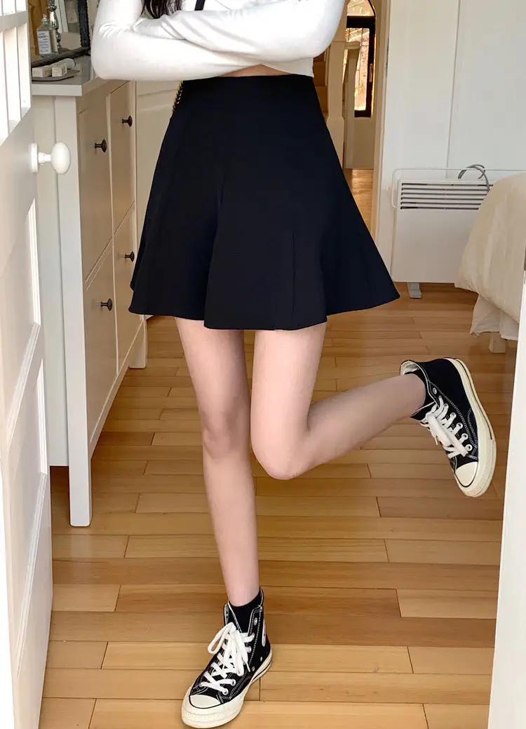Plus-Size Black Pleated Skirt with Anti-Exposure Ruffles — feature 14