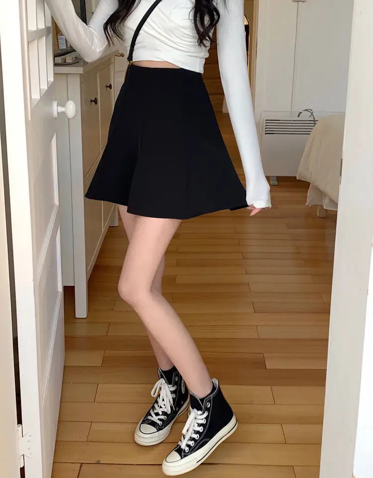 Plus-Size Black Pleated Skirt with Anti-Exposure Ruffles — feature 15
