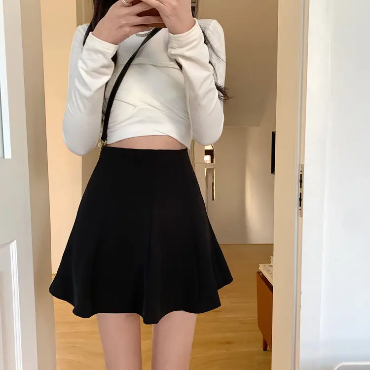 Plus-Size Black Pleated Skirt with Anti-Exposure Ruffles — feature 18