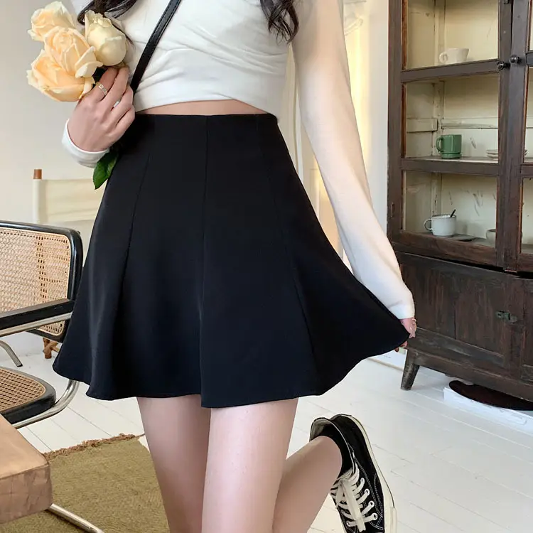 Plus-Size Black Pleated Skirt with Anti-Exposure Ruffles — feature 4