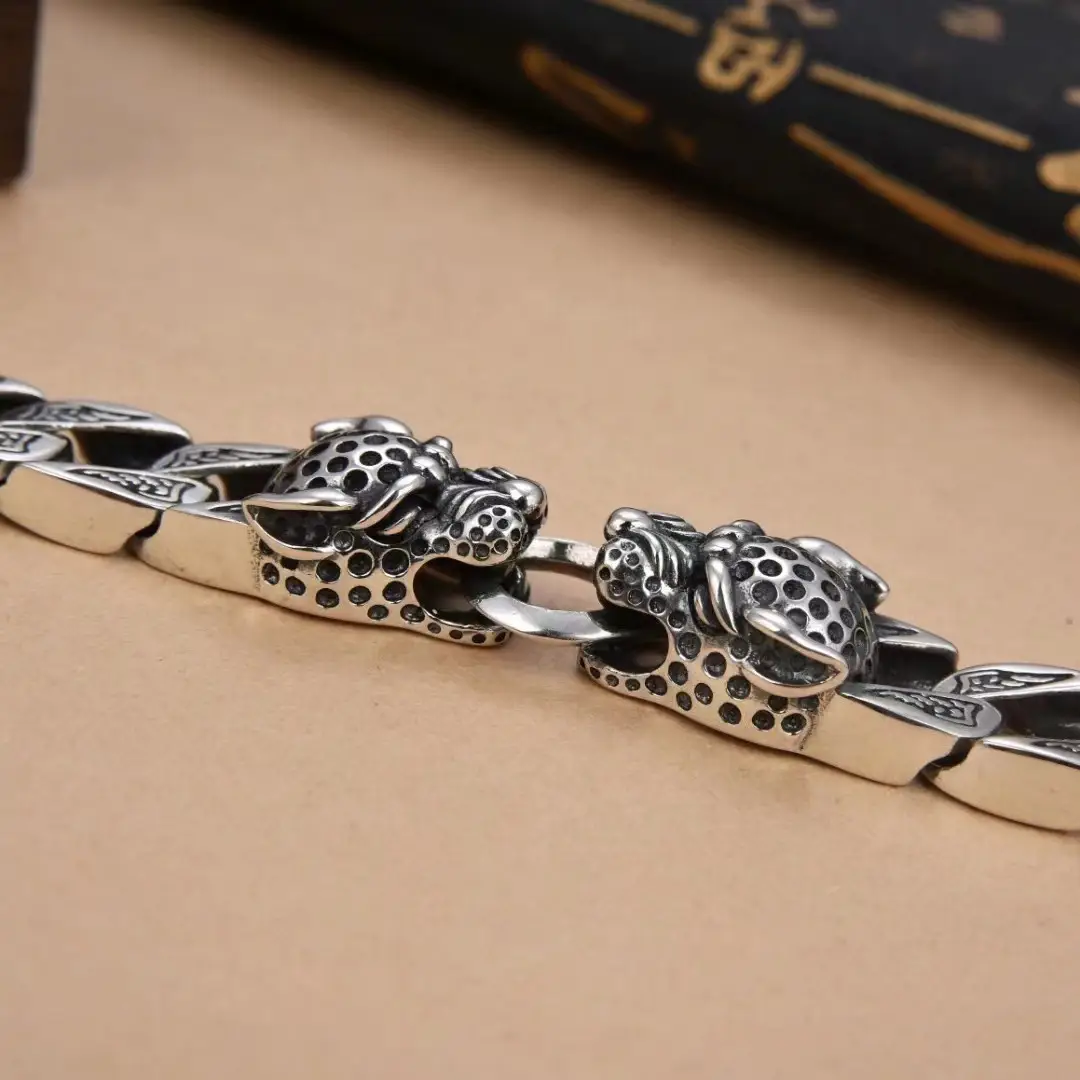 Retro Thai Silver Leopard Bracelet for Men - Image 4