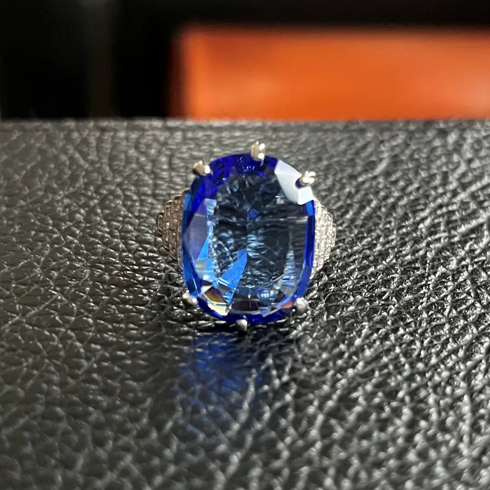 Blue Topaz Ring with 14mm Oval Cut Dimensions — feature 4