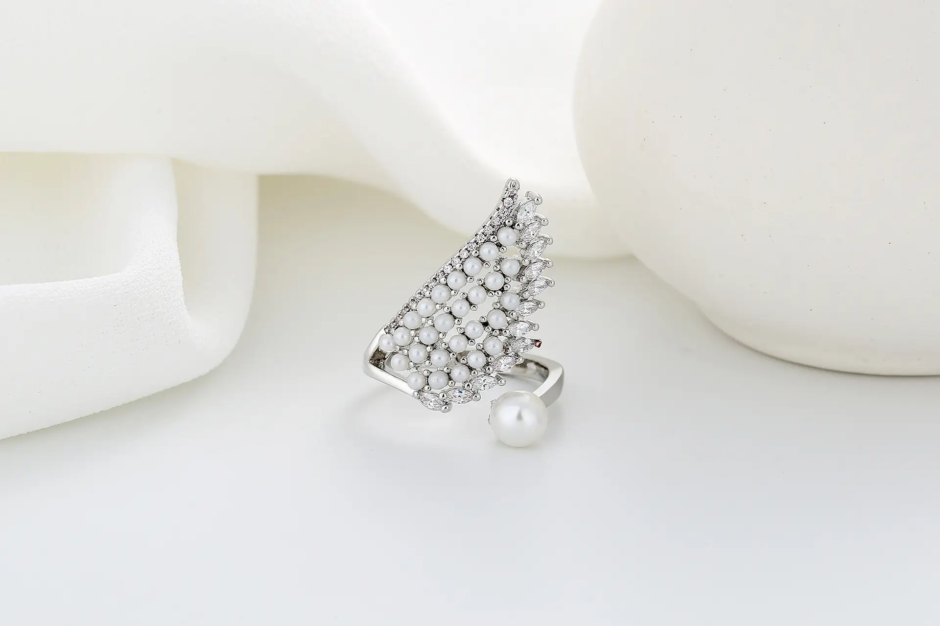 Korean Style Pearl Wing Open Ring Adjustable Gold — feature 5
