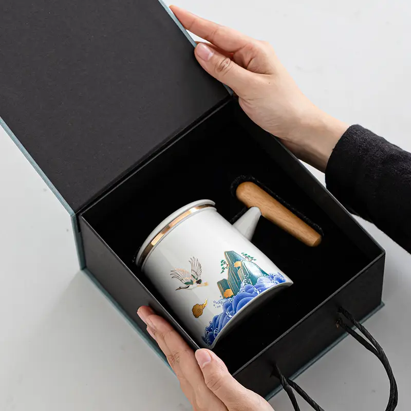 National Tide Ceramic Tea Cup with Lid and Wooden Handle