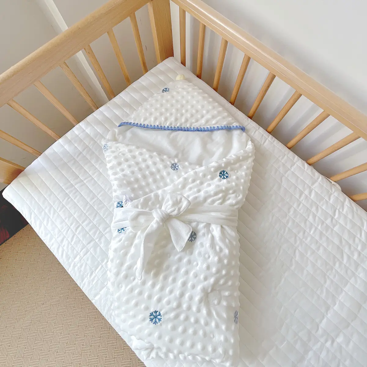 Doudou Velvet Baby Quilt White Blue Newborn Bag - Image 10