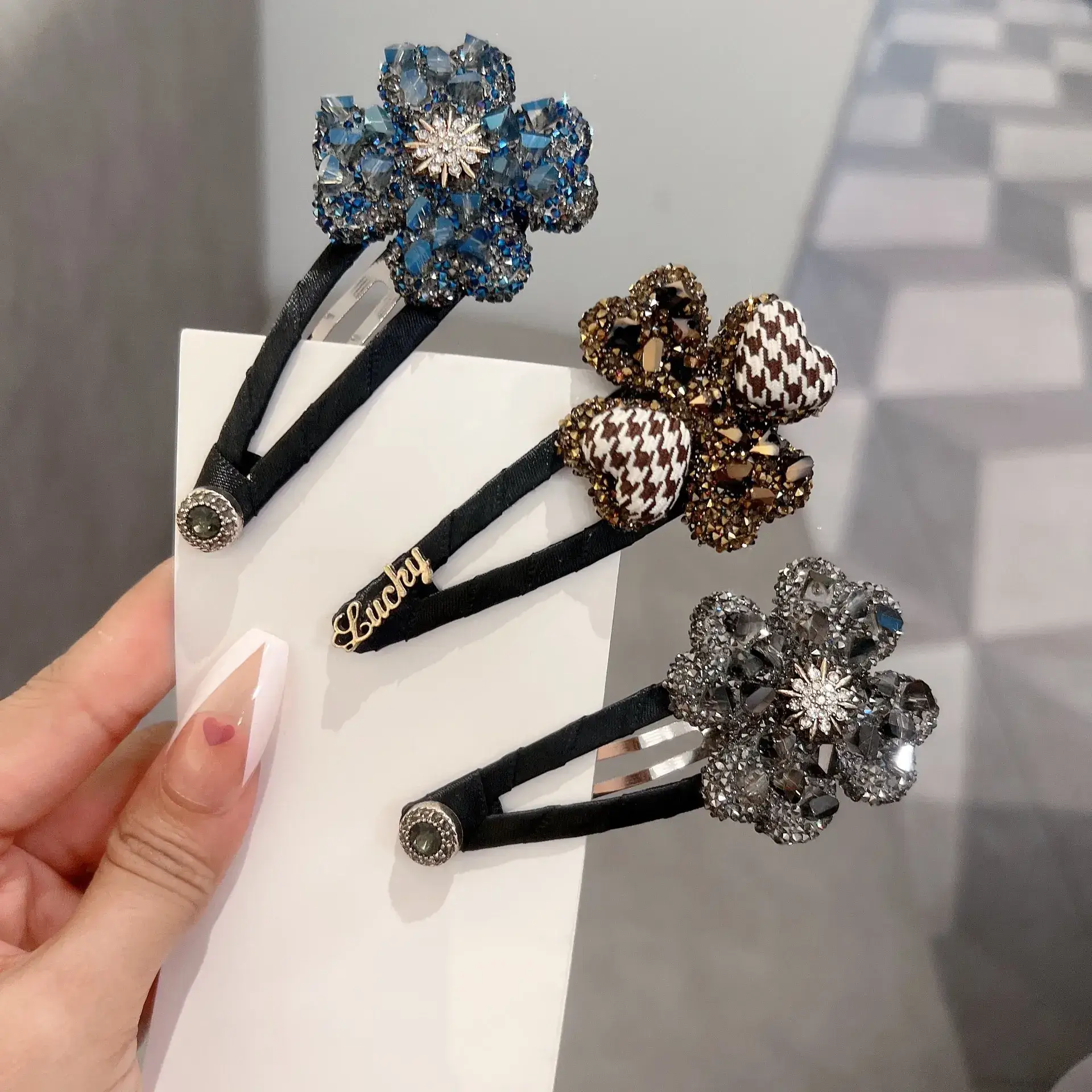 Diamond 4-Lever Flower Hair Clips for Women