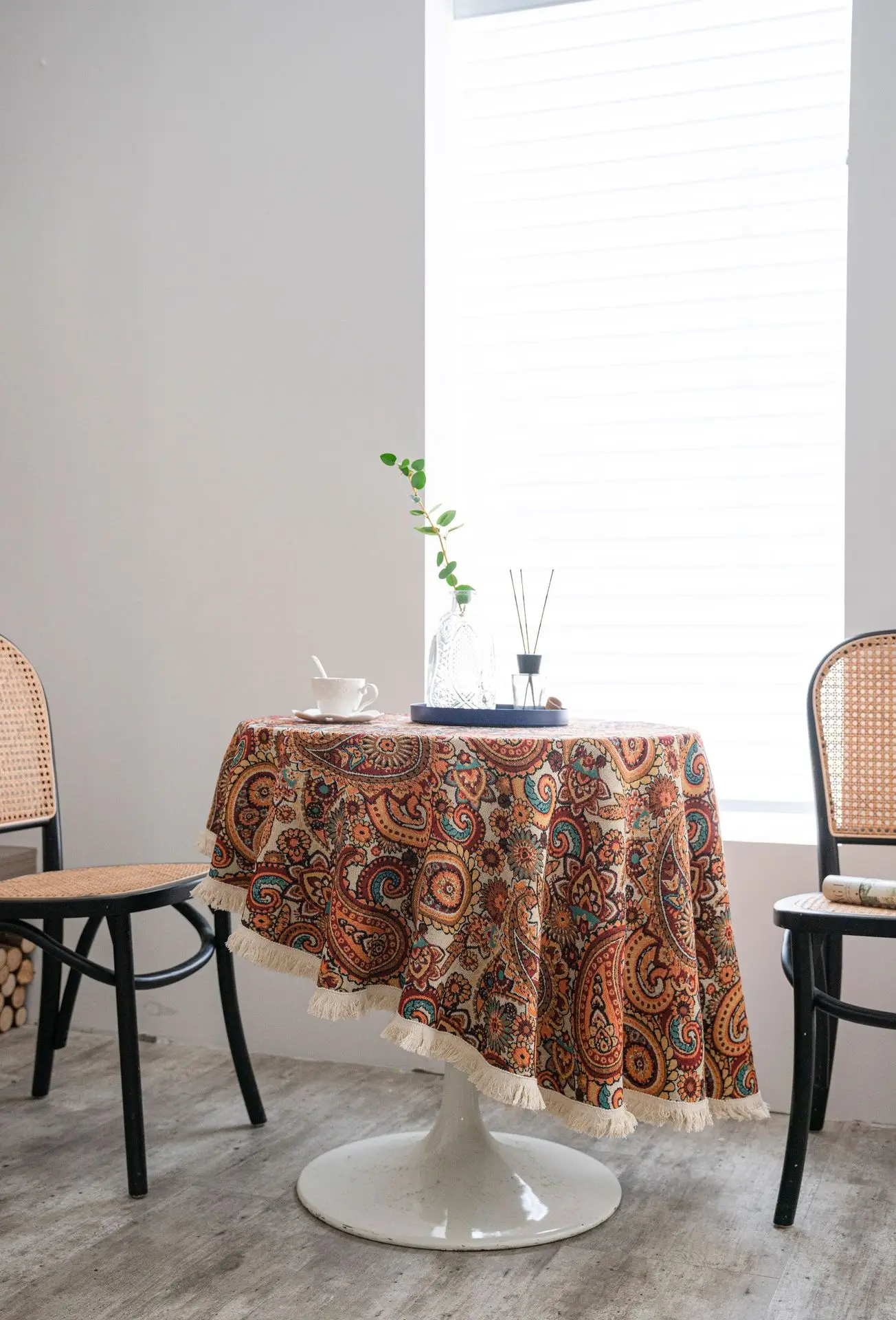 Imaki Rhyme Jacquard Tablecloth Round Patterned — feature 13