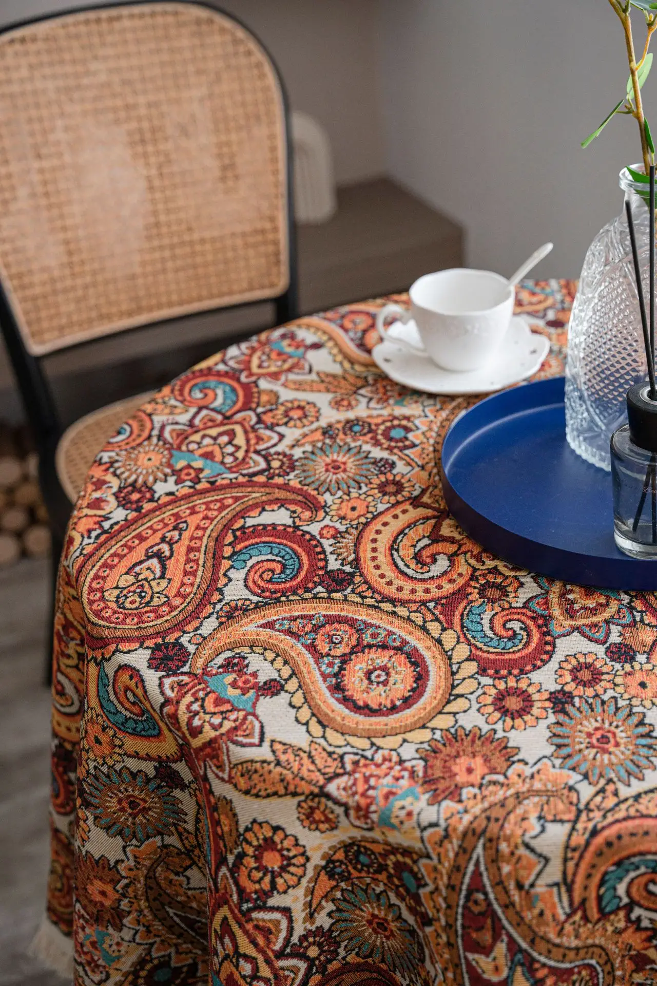 Imaki Rhyme Jacquard Tablecloth Round Patterned — feature 15