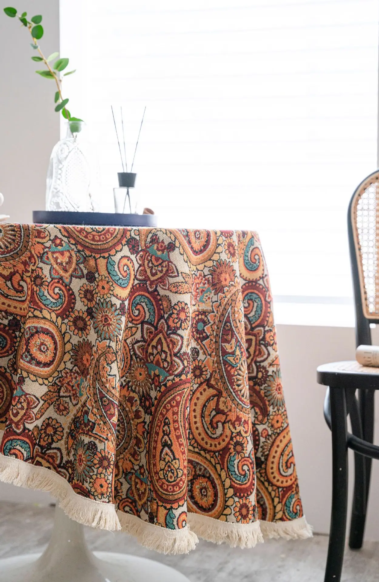Imaki Rhyme Jacquard Tablecloth Round Patterned — feature 16