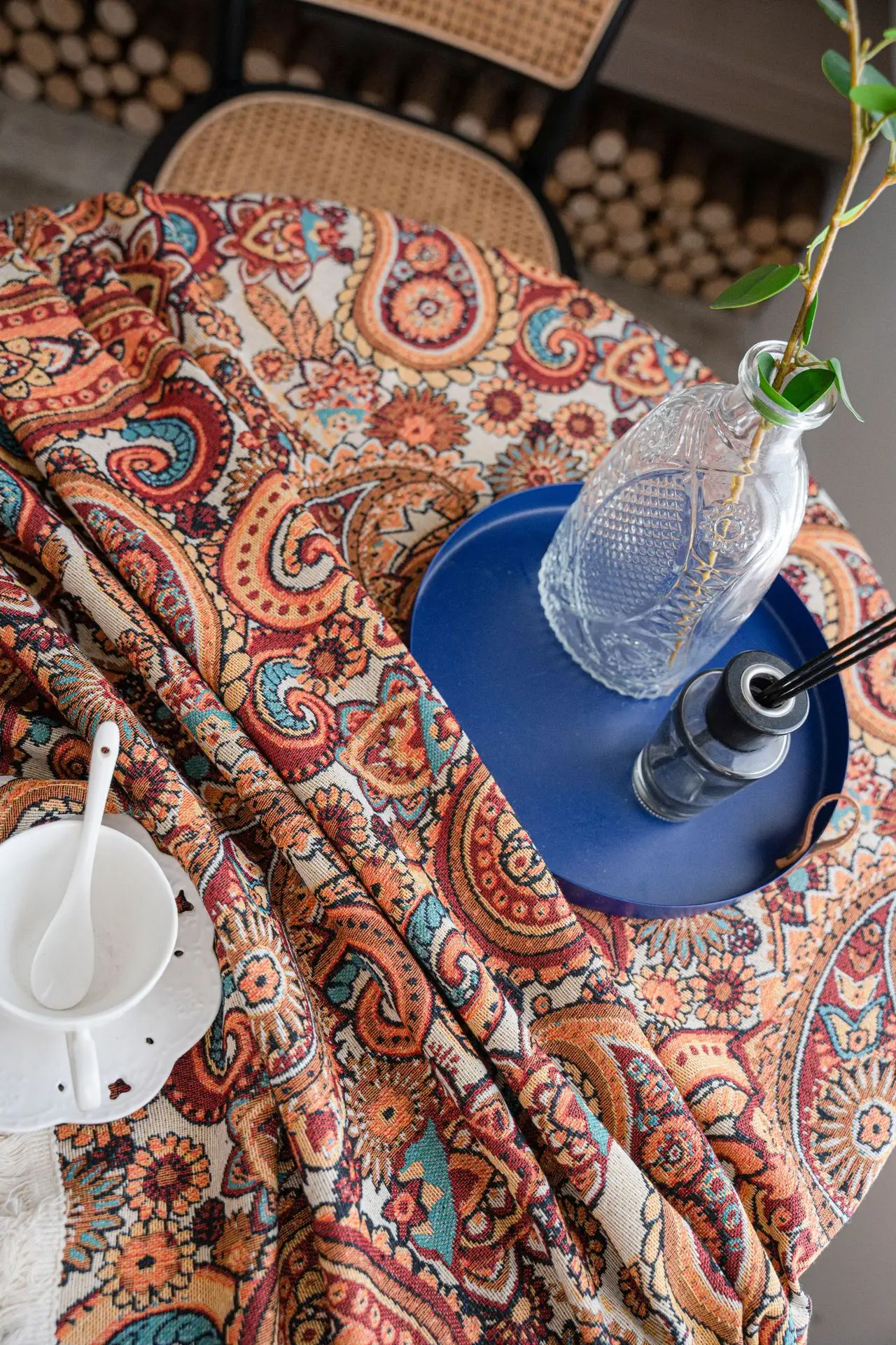 Imaki Rhyme Jacquard Tablecloth Round Patterned — feature 17