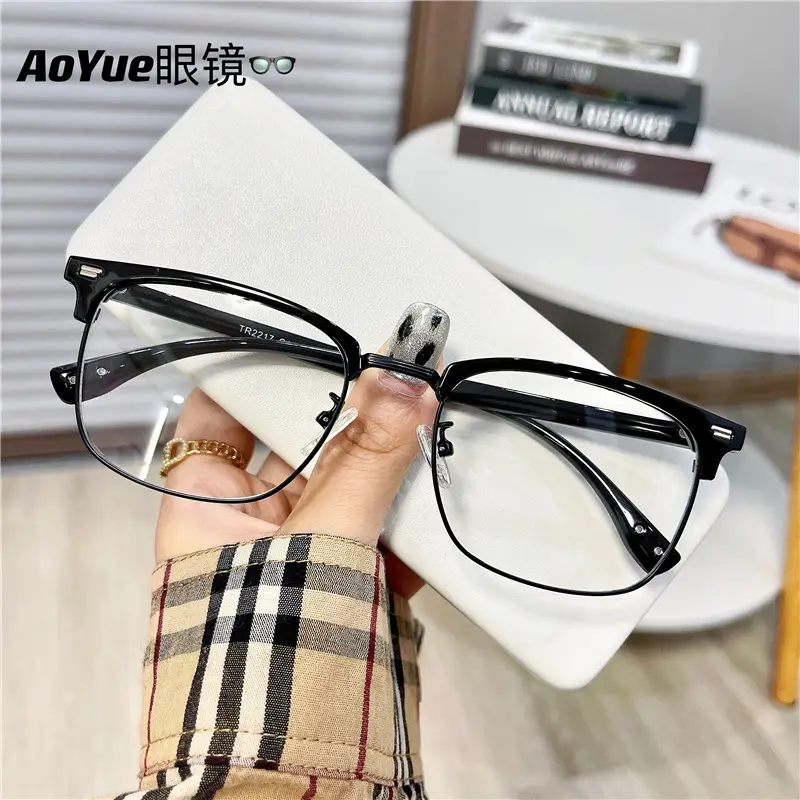 Retro Square Frame Eyeglasses No-Makeup Look